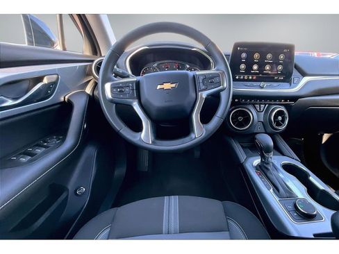 Used 2025 Chevrolet Blazer LT w/ Convenience Package AWD/4WD image 8