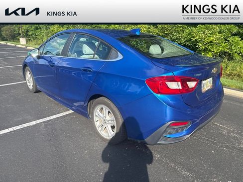Used 2017 Chevrolet Cruze LT w/ RS Package FWD image 3