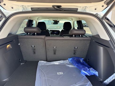 New 2026 Chevrolet TrailBlazer LT w/ Convenience Package FWD image 9