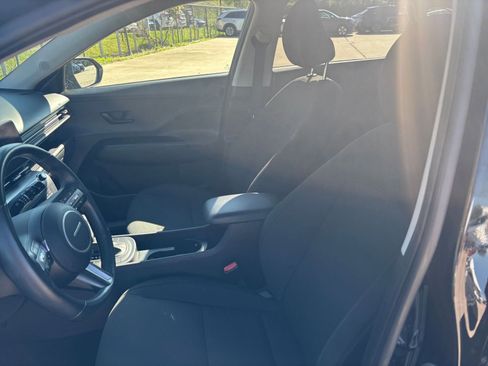 Used 2025 Hyundai Kona SEL image 34