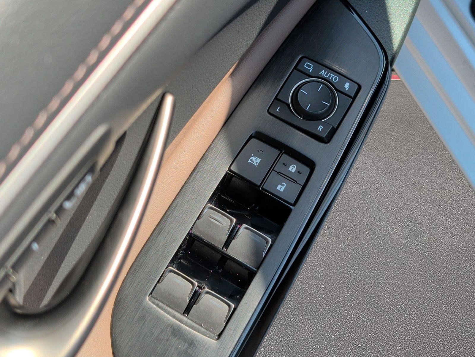 Used 2025 Lexus ES 350 w/ Premium Package FWD image 9