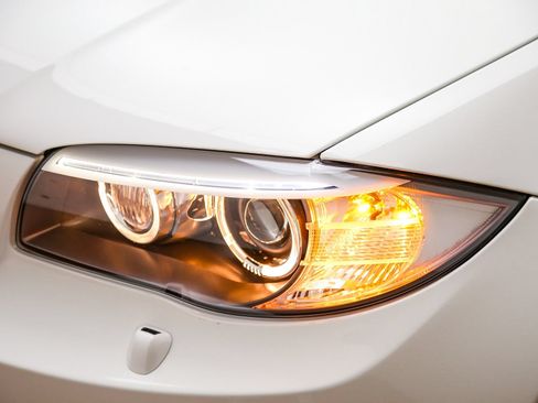Used 2011 BMW 1 Series M RWD image 9