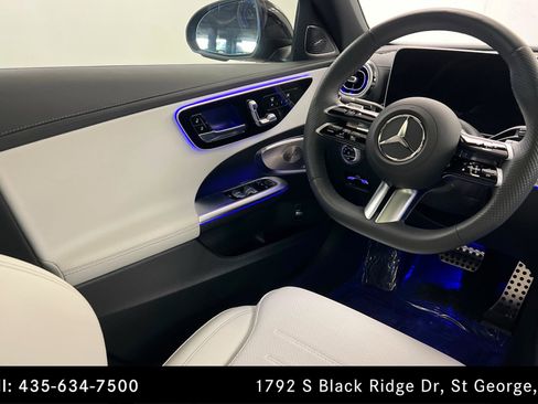Used 2025 Mercedes-Benz C 300 4MATIC Sedan image 11