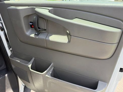 Used 2008 GMC Savana 1500 w/ Power Package RWD image 28