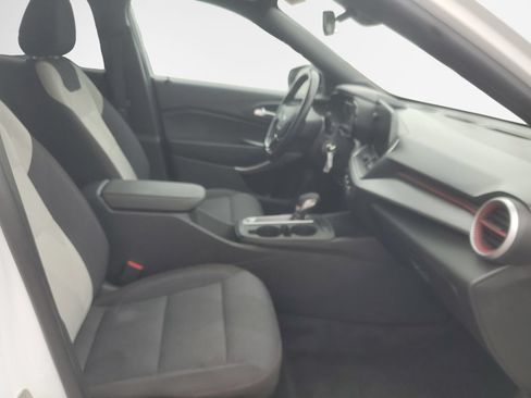 Used 2024 Chevrolet Trax RS w/ Driver Confidence Package FWD image 26