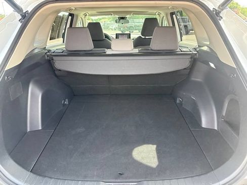 Used 2021 Toyota RAV4 XLE w/ Convenience Package AWD/4WD image 19