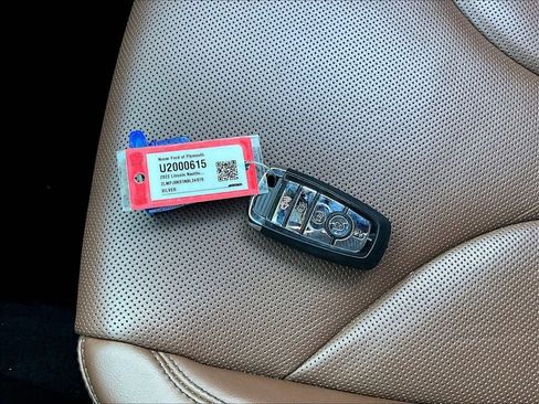 Used 2022 Lincoln Nautilus Reserve image 30