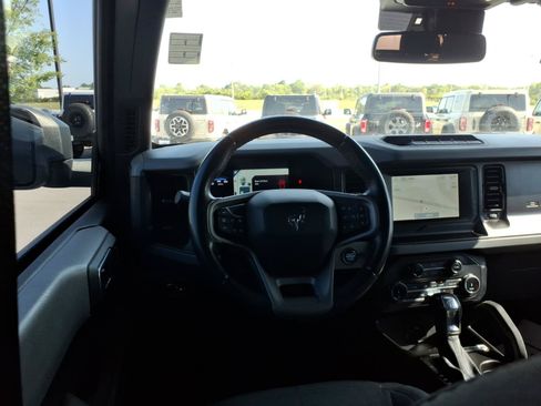 Certified 2022 Ford Bronco Big Bend w/ Sasquatch Package AWD/4WD image 14