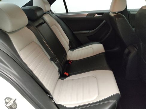 Used 2016 Volkswagen Jetta Sport FWD image 19
