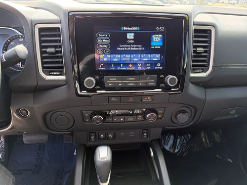 Used 2024 Nissan Frontier SV w/ SV Convenience Package image 25