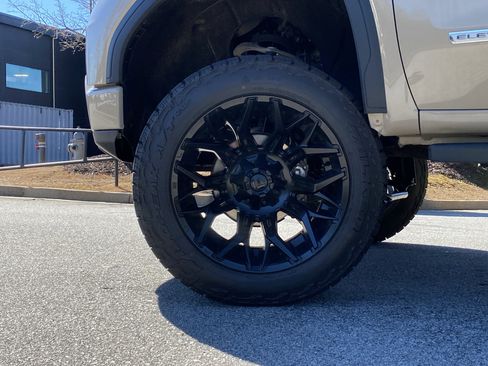 Used 2023 GMC Sierra 1500 Elevation image 11