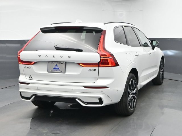 Used 2024 Volvo XC60 B5 Plus AWD/4WD image 8
