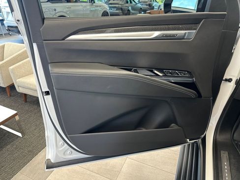 Used 2025 Cadillac Escalade V w/ LPO, ONYX Package AWD/4WD image 16