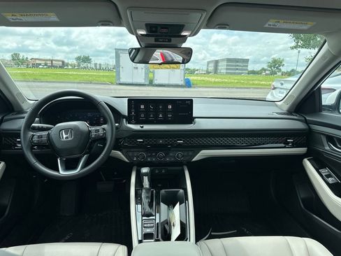 Used 2024 Honda Accord Touring image 14