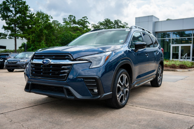 Used 2024 Subaru Ascent Limited w/ Technology Package AWD/4WD image 11