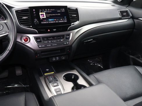 Used 2024 Honda Passport EX-L image 11