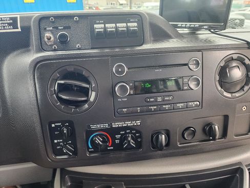 Used 2015 Ford E-350 and Econoline 350 Super Duty RWD image 15