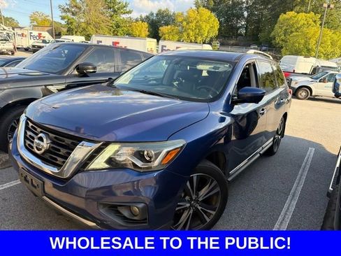 Used 2017 Nissan Pathfinder Platinum w/ Family Entertainment Package AWD/4WD image 1