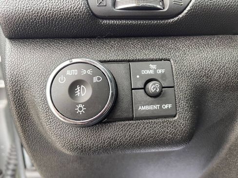 Used 2016 Chevrolet Traverse LT image 17