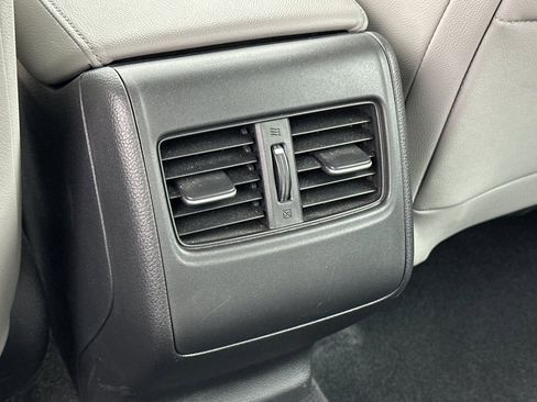 Used 2019 Honda Accord Touring image 14