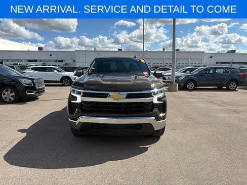 Used 2024 Chevrolet Silverado 1500 LT AWD/4WD image 3