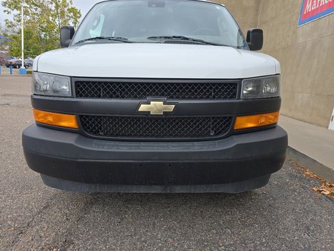 Used 2021 Chevrolet Express 2500 Work Van w/ Driver Convenience Package image 9