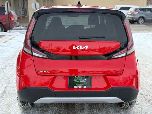 Used 2025 Kia Soul LX image 6