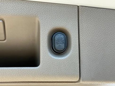Used 2019 Chevrolet Tahoe LT AWD/4WD image 7