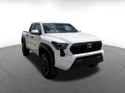 Used 2025 Toyota Tacoma TRD Off-Road image 3