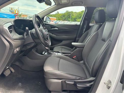 Used 2024 Buick Encore GX Preferred FWD image 17
