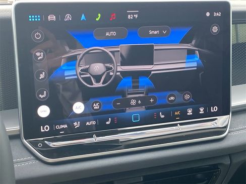 New 2025 Volkswagen Tiguan SE image 24