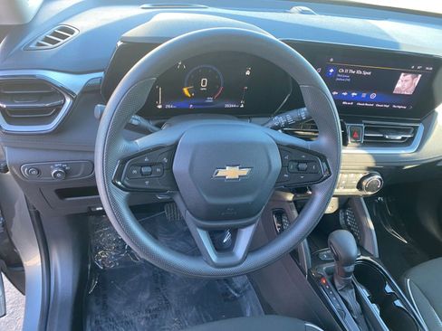 Used 2025 Chevrolet TrailBlazer LT image 28