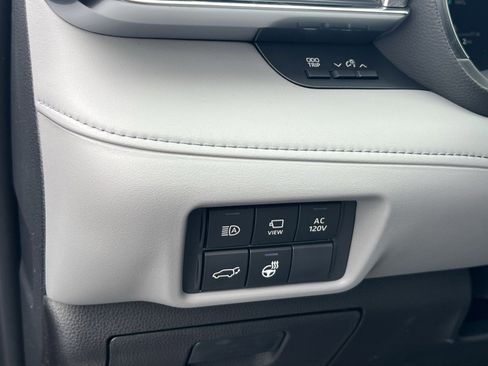 New 2026 Toyota Highlander Platinum image 23