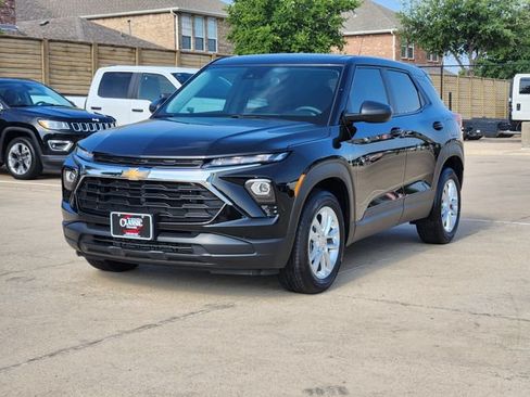 Used 2025 Chevrolet TrailBlazer LS w/ LS Convenience Package FWD image 11