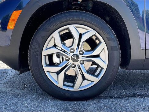 Used 2026 Kia Seltos LX FWD image 9