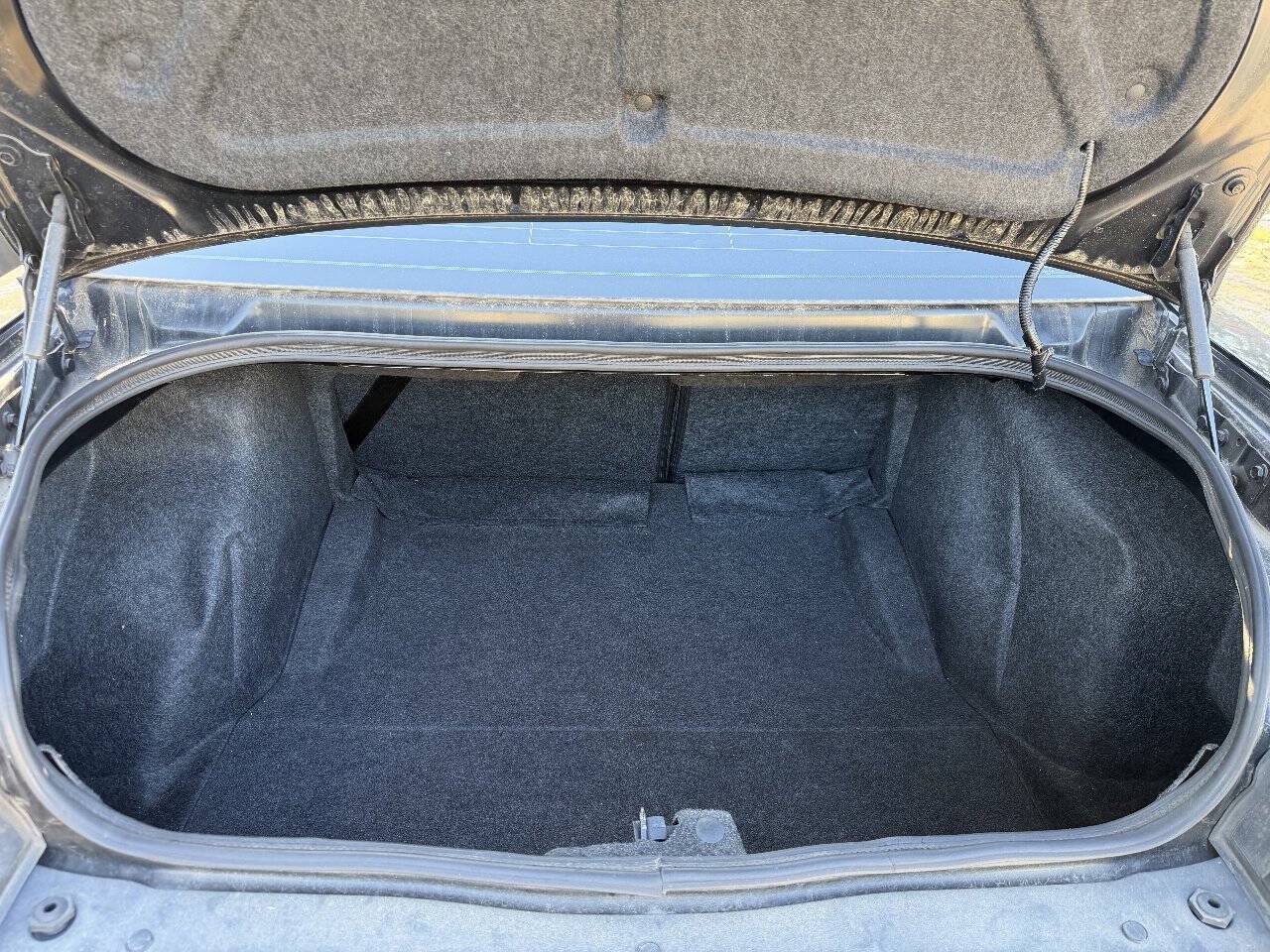 Used 2015 Dodge Challenger SXT Plus RWD image 16