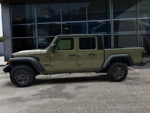 New 2025 Jeep Gladiator Sport image 4