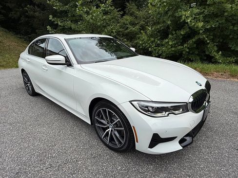Used 2019 BMW 330i xDrive Sedan w/ Convenience Package AWD/4WD image 4