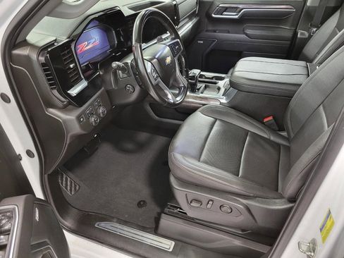 Used 2025 Chevrolet Silverado 1500 LTZ w/ LTZ Premium Package AWD/4WD image 9