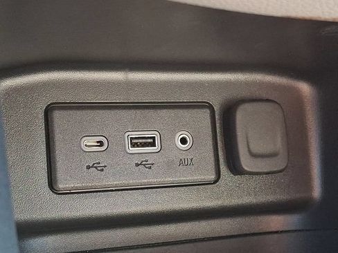 Used 2024 Chevrolet Equinox LS w/ LS Convenience Package FWD image 24