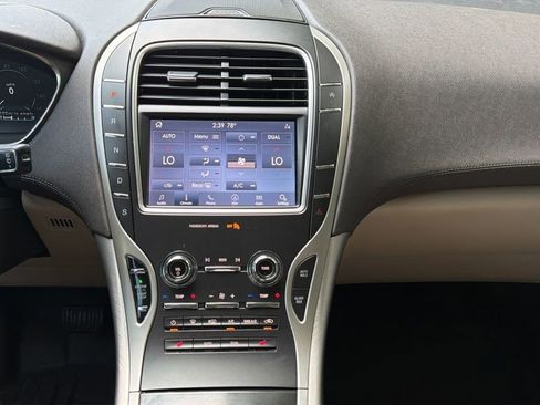 Used 2020 Lincoln Nautilus FWD w/ Equipment Group 101A image 18