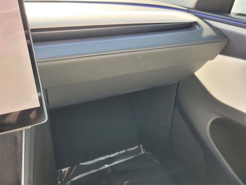 Used 2026 Tesla Model Y Long Range image 27