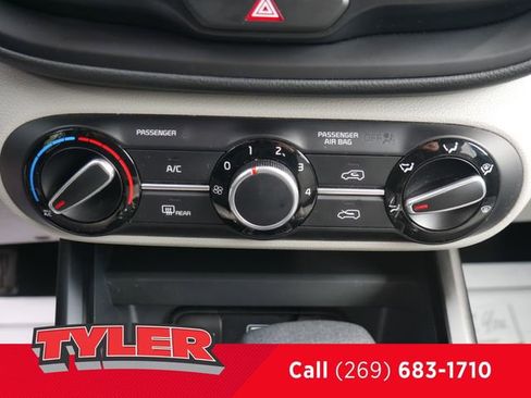 Used 2022 Kia Soul LX image 30