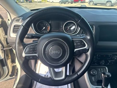 Used 2019 Jeep Compass Latitude AWD/4WD image 29