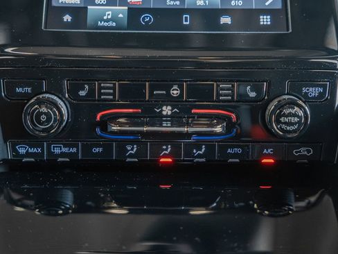 New 2025 Jeep Grand Cherokee Laredo X w/ Luxury Tech Group I image 22