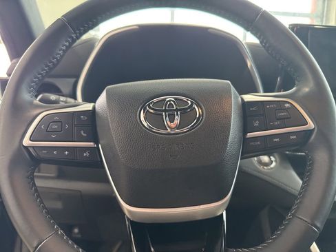 Used 2023 Toyota Highlander XSE image 20