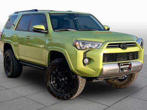 Used 2023 Toyota 4Runner TRD Off-Road Premium w/ Moonroof Package AWD/4WD image 3
