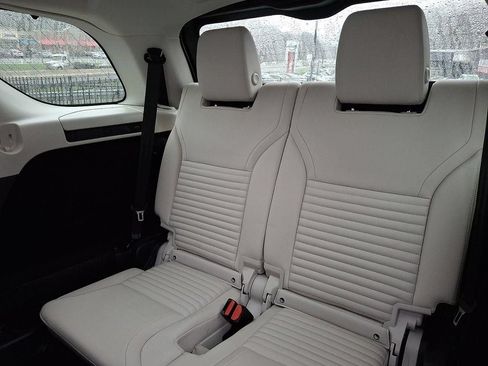 Used 2025 Land Rover Discovery S AWD/4WD image 14