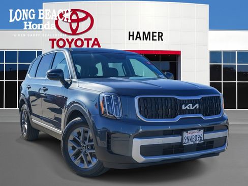 Used 2024 Kia Telluride LX image 1