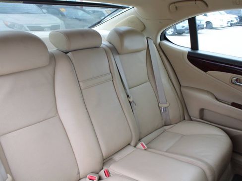 Used 2007 Lexus LS 460 RWD image 11